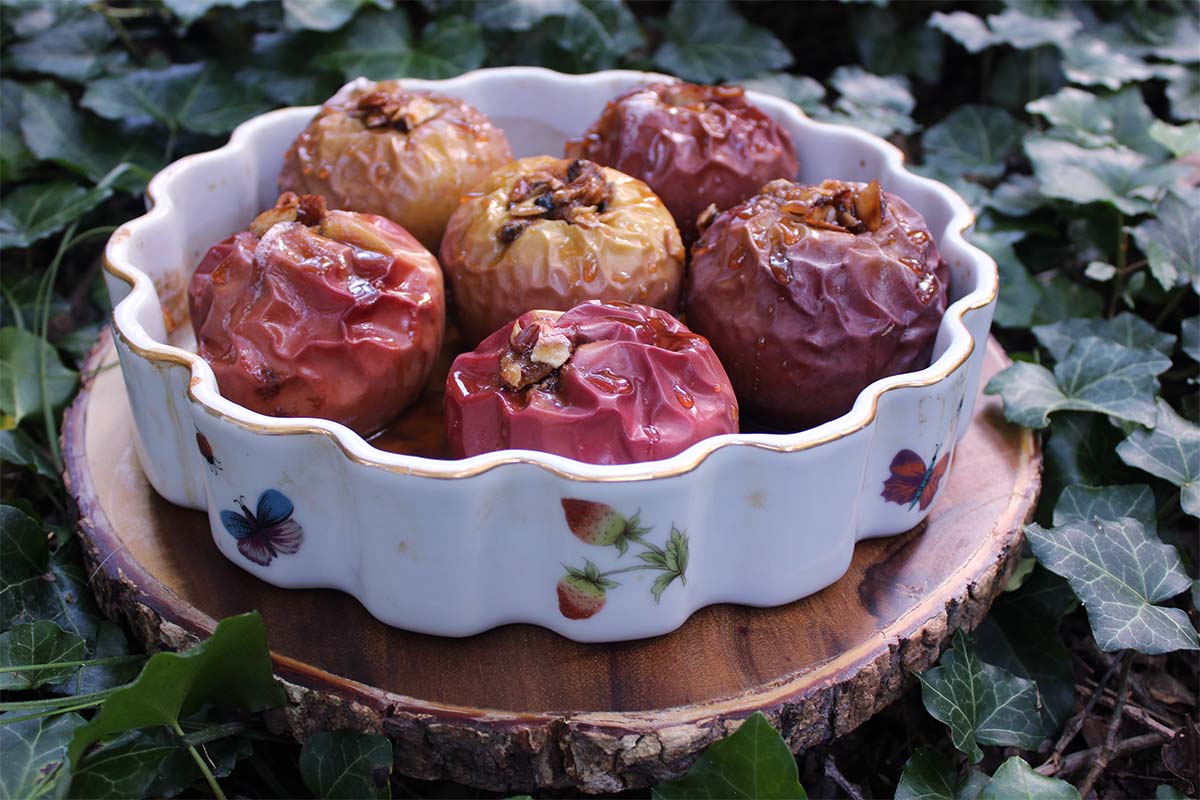 Juniper and Almond Baked Apples